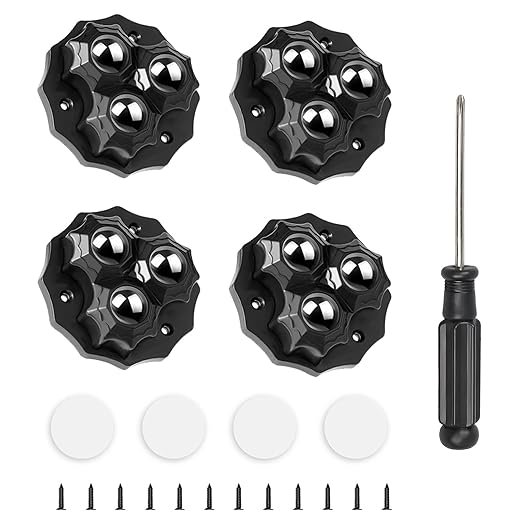 ZYNERY 4 Pcs Roues Caster Autocollantes en Acier Inoxydable avec Rouleaux Pivotants à 360°, Dotées de Trois Roulements à Billes en Acier et d'Un design Octogonal pour une Durabilité Accrue. Comprend Quatre Coussinets Adhésifs, 12 Vis et une Poignée Ergonomique Noire avec une Prise de 2,5 Pouces pour un Levier Accru. Convient aux Meubles, Poubelles, tables à Manger et Boîtes de Rangement. l'Ensemble Est Montré avec Tous les Composants, Y Compris les Rouleaux, Vis, Coussinets Adhésifs et Poignée, Disposés sur un Fond Blanc.