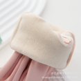 thumbnail image 3 of Guantes de seda de hielo de cinco dedos para niños grandes de Sanrio, para ciclismo al aire libre, resistentes al viento, con forro polar, 3 of 5
