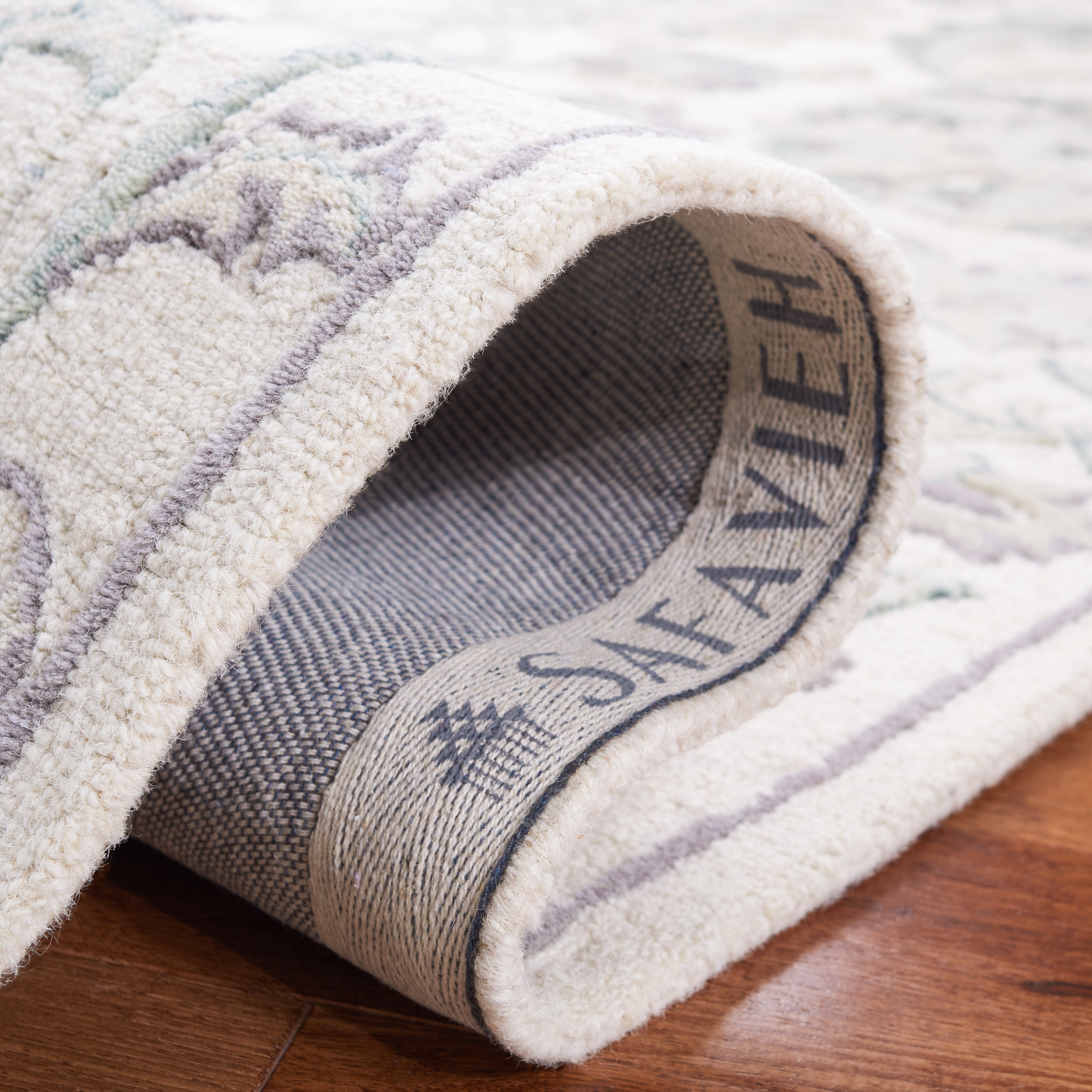 SAFAVIEH Glamour Catrine Floral Wool Area Rug, Ivory/Grey, 4' x 6'