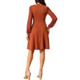 thumbnail image 3 of Vestido casual de longitud a la rodilla con cuello cuadrado y mangas largas de puntos suizos con bolsillos L Caramelo, 3 of 5