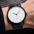 thumbnail image 4 of Reloj de pulsera de cuarzo ajustable informal con esfera redonda de aleación simple para mujer (negro + blanco), 4 of 4