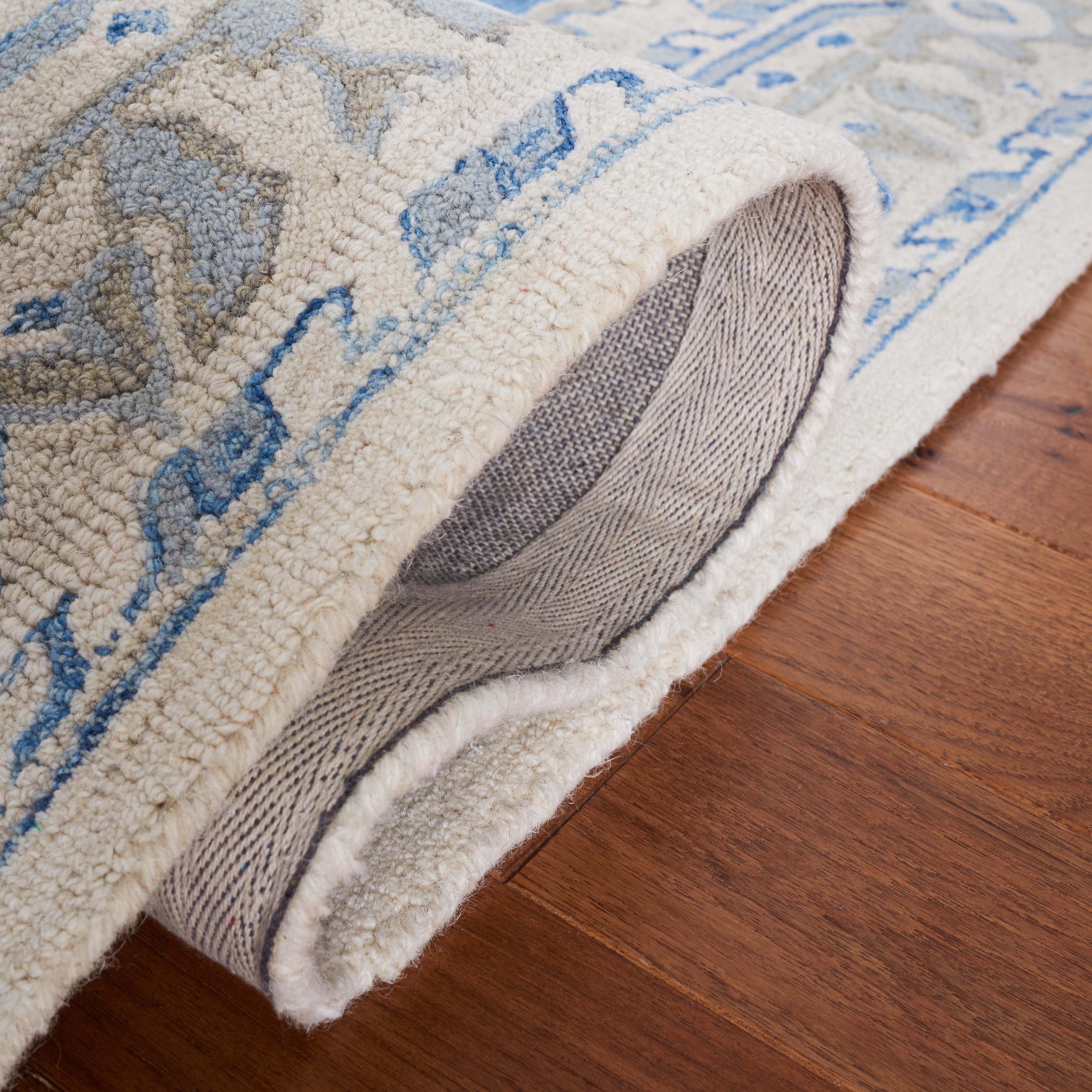SAFAVIEH Metro Bevis Medallion Area Rug, Navy/Ivory, 8' x 10'
