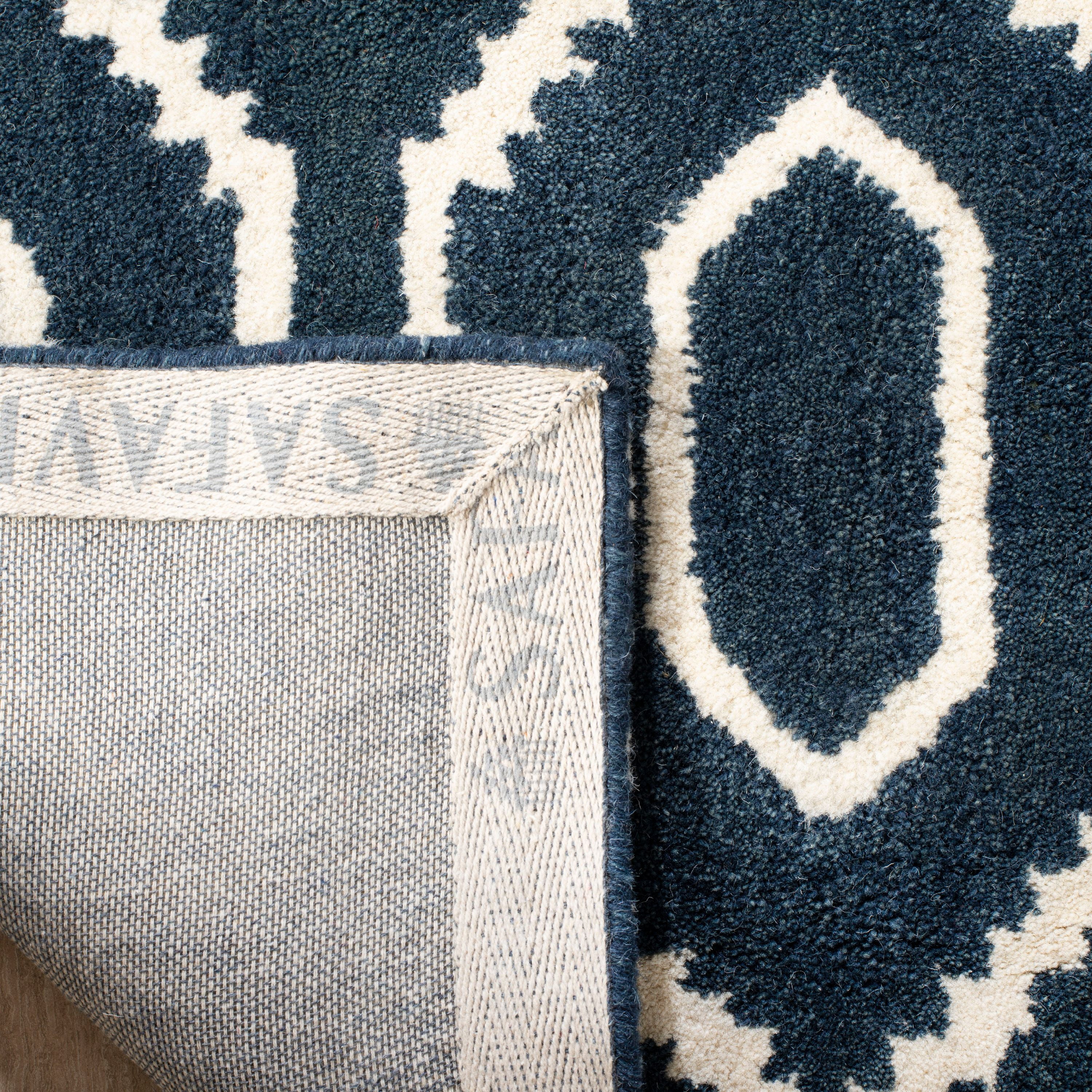 SAFAVIEH Himalaya Diarmait Geometric Wool Area Rug, Navy/Ivory, 3' x 5'