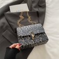 thumbnail image 1 of Bolso bandolera pequeño cuadrado con cadena retro para mujer, sencillo y moderno, con estampado de leopardo, para invierno de 2025., 1 of 5