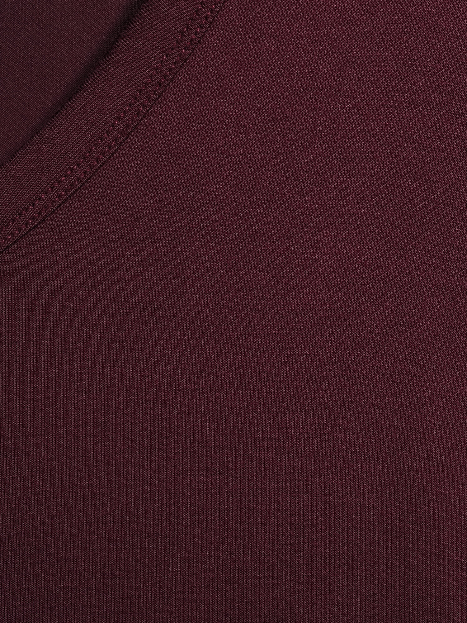 No Boundaries Juniors' V-Neck Tee