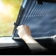 thumbnail image 3 of Parabrisas de coche de 46 cm, protección solar, persiana enrollable retráctil, ventosa, protección UV, visera solar Xemadio LKX-0590, 3 of 6