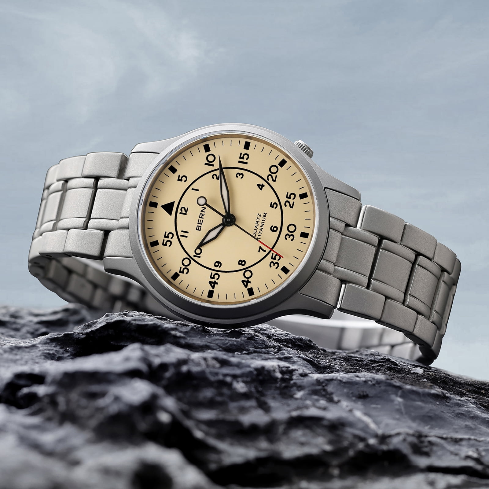 BERNY Titanium Watches for Men, Sport Military Men Watch with Japanese Quartz Movement, Super Luminous, Fashion Men's Field Watch, Casual 5ATM Waterproof Army Wristwatch, Beige