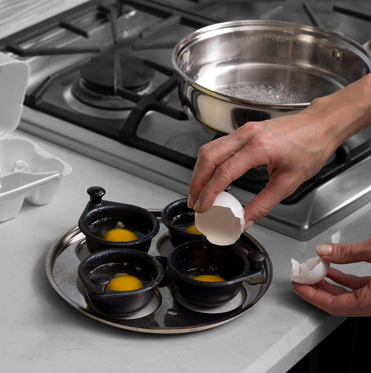 Modern Innovations Egg Poacher Pan - Stainless Steel Poached Egg Cooker –  Perfect Poached Egg Maker – Induction Cooktop Egg Poachers Cookware Set  with 4 Large Egg Poacher Cups and Silicone Spatula 