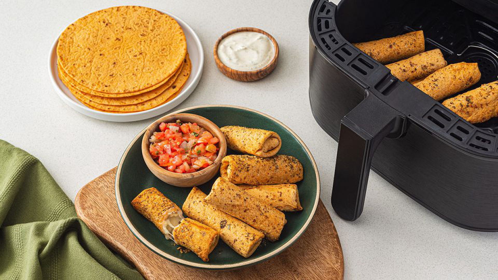 Mission Tortillas Carb Balance Chipotle Fajita Tortilla 4 Pack with ValorServe™ Mini Kitchen Utensil - 6" Fajita Size - 8 oz. - 8 count - 1g Net Carbs - 32 Keto Friendly Low Carb Tortillas