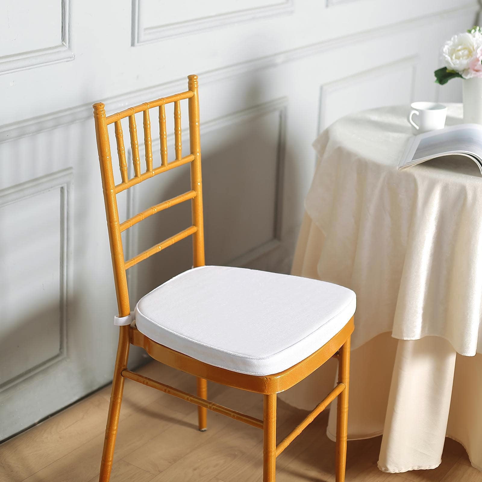 Hard White Tufted Vinyl Chiavari Chair Seat Cushion for Crystal Resin Chair 