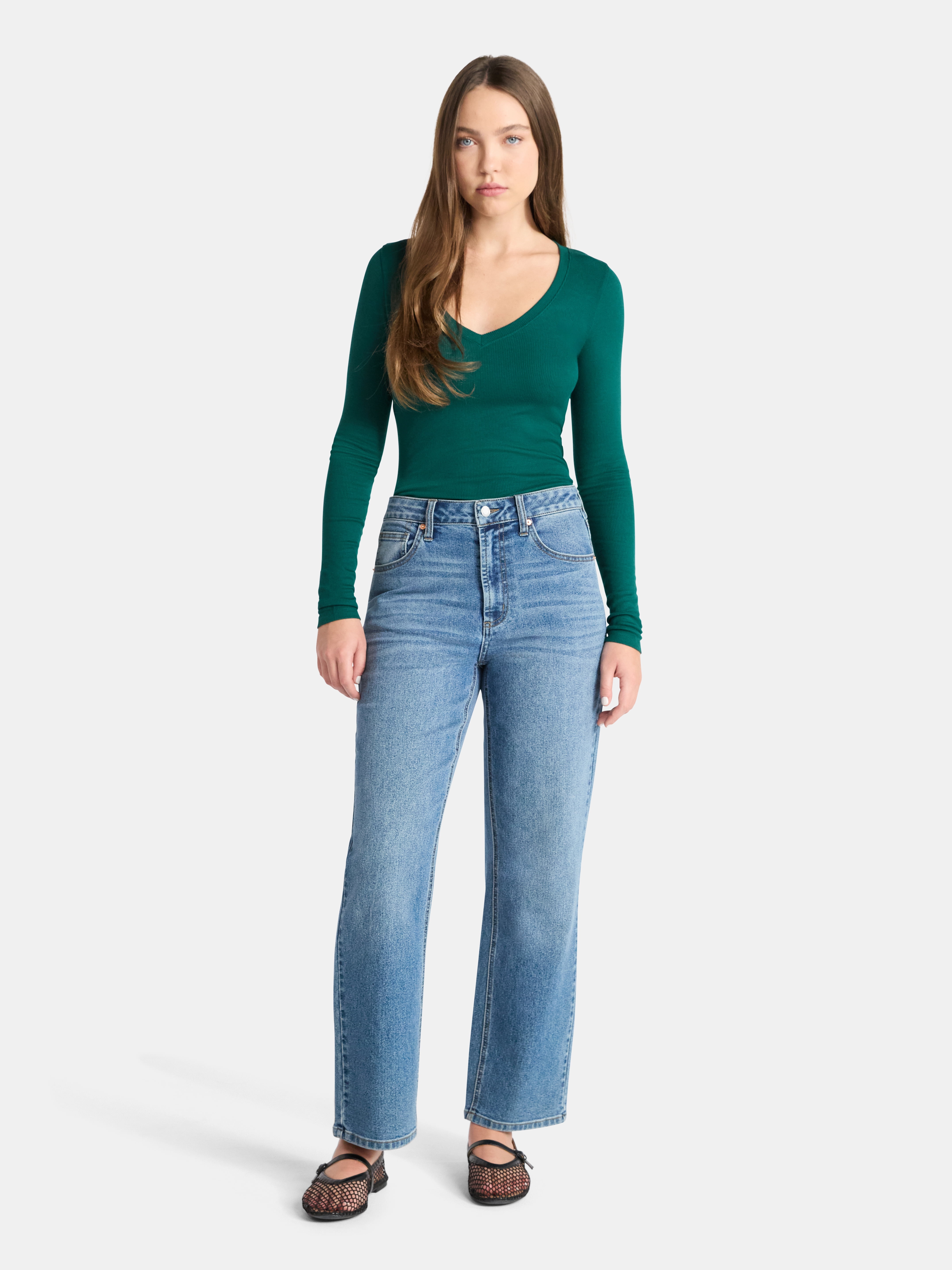 No Boundaries V-Neck Ribbed Top with Long Sleeves, Women’s