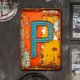 thumbnail image 2 of Placa de metal Vintage Cgtredaw Letra P Pintura Hierro Rectangular 20x30cm, 2 of 9