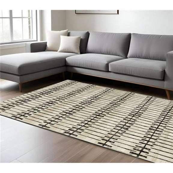 HomeRoots 575614 7 x 10 ft. Geometric Rectangle Area Rug, Beige & Black