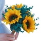 thumbnail image 2 of Novia sosteniendo flores con girasol, ramo de girasoles artificiales, 2 of 9