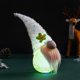 thumbnail image 3 of Muñeca de peluche con luz LED para la decoración del hogar de San Valentín blanco Zulema Muñeca brillante de vacaciones, 3 of 7