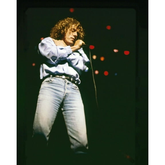 Roger Daltrey 1970's in concert The Who holding microphone 8x10 inch photo