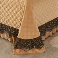 thumbnail image 5 of Juego de colcha acolchada europea, encaje de terciopelo, colcha tamaño Queen y King, sábana gruesa y suave, lujo de gran tamaño, 2 fundas de almohada, 5 of 5