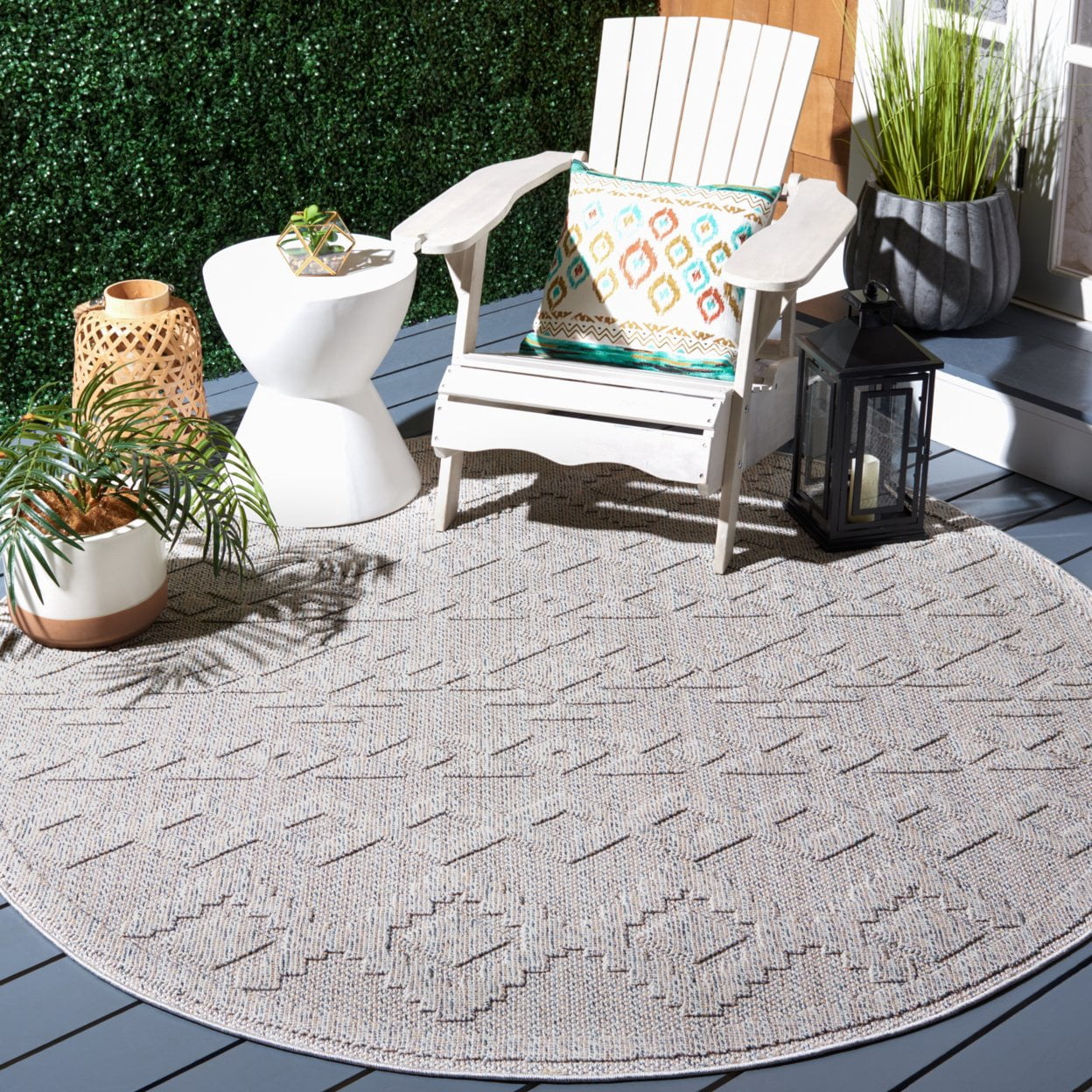 SAFAVIEH Global Caitriona Diamond Indoor/Outdoor Area Rug, Grey/Beige, 6'7" x 6'7" Round