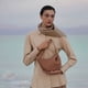 thumbnail image 4 of Bolso en forma de guisante con estampado de lichi, estilo bandolera/al hombro en color marrón., 4 of 4