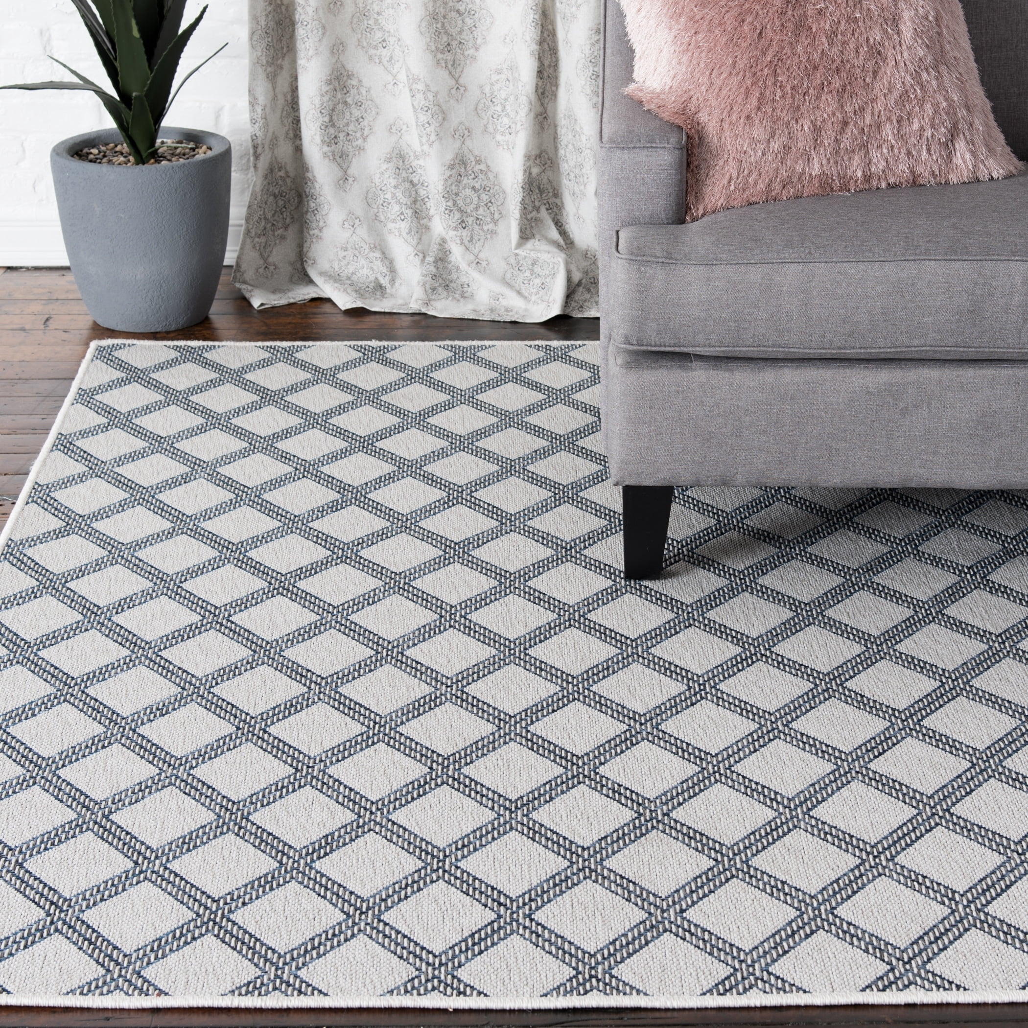 Loomaknoti Hampton Azerianz Ivory Dimond 6'7" x 9'6" Polypropylene Area Rug