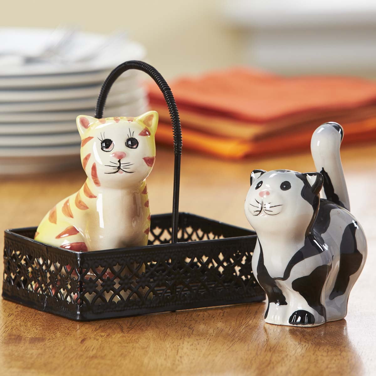 Cat Salt and Pepper Shaker Set in Wire Basket Gift
