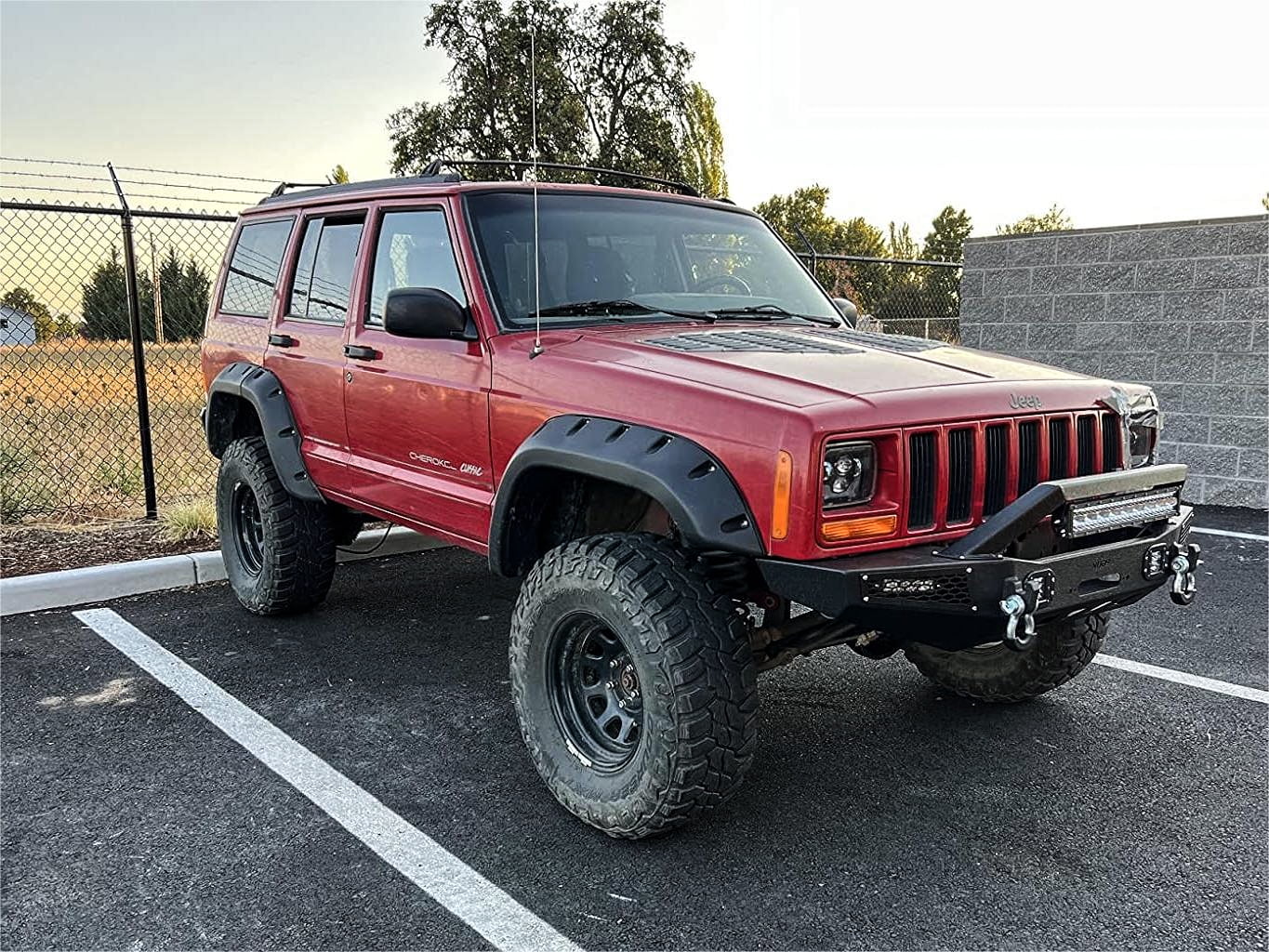 Vijay Compatible with 1984-2001 Jeep Cherokee XJ Front Bumper Textured Black Steel with Light and D-ring