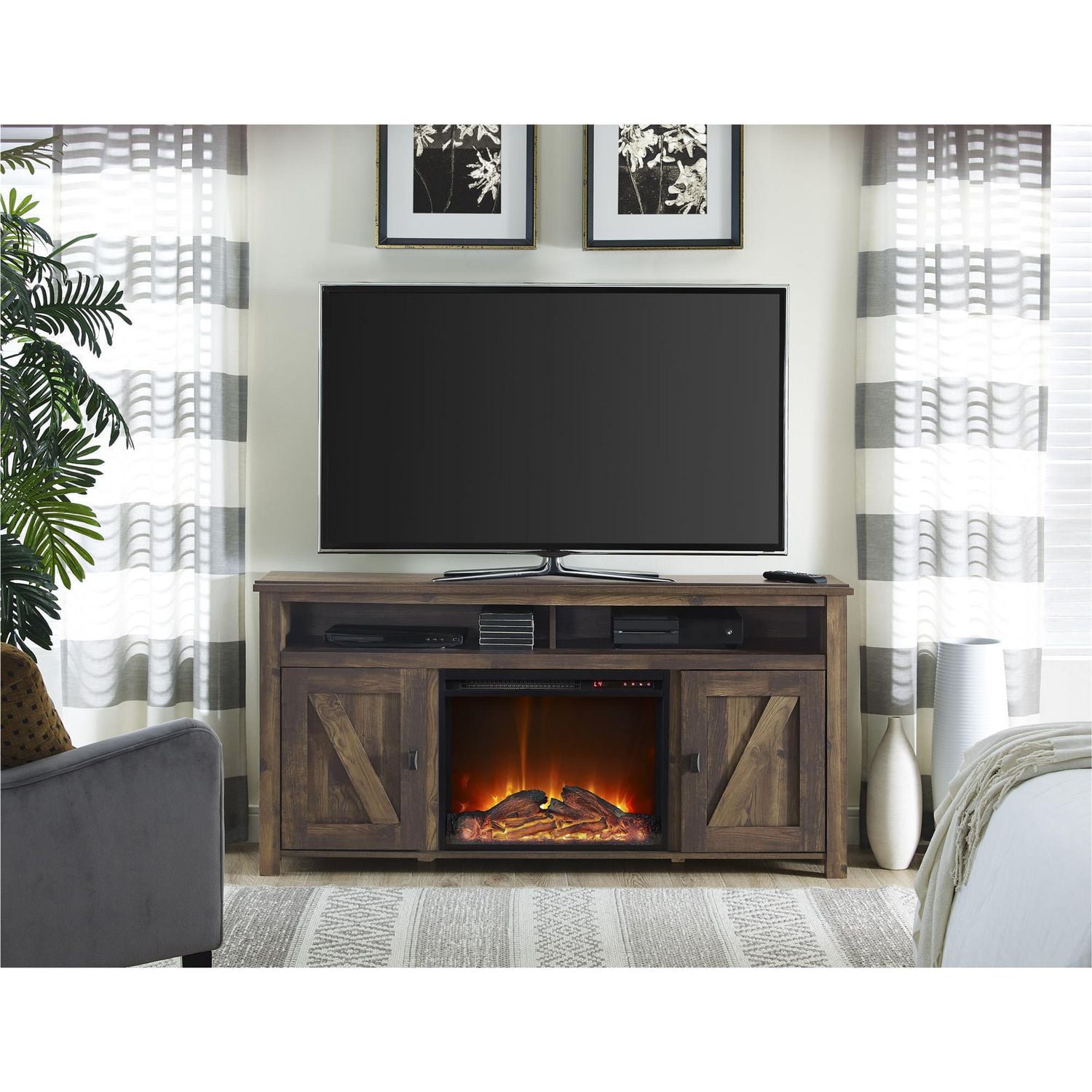 Console TV Farmington avec foyer électrique pour téléviseurs jusqu'à 60 po