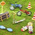 thumbnail image 4 of FZFLZDH Juego de 18 patinetas de dedo, mini patinetas, bicicletas de dedo con ruedas de repuesto y herramientas, como regalo para niños de 6 años o más y regalos de fiesta, 4 of 6