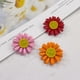 thumbnail image 3 of Broche de margarita pequeño, elegante, sencillo y a la moda, de estilo fresco, combinable con todo, con diseño de flor simple y a la moda, 3 of 6