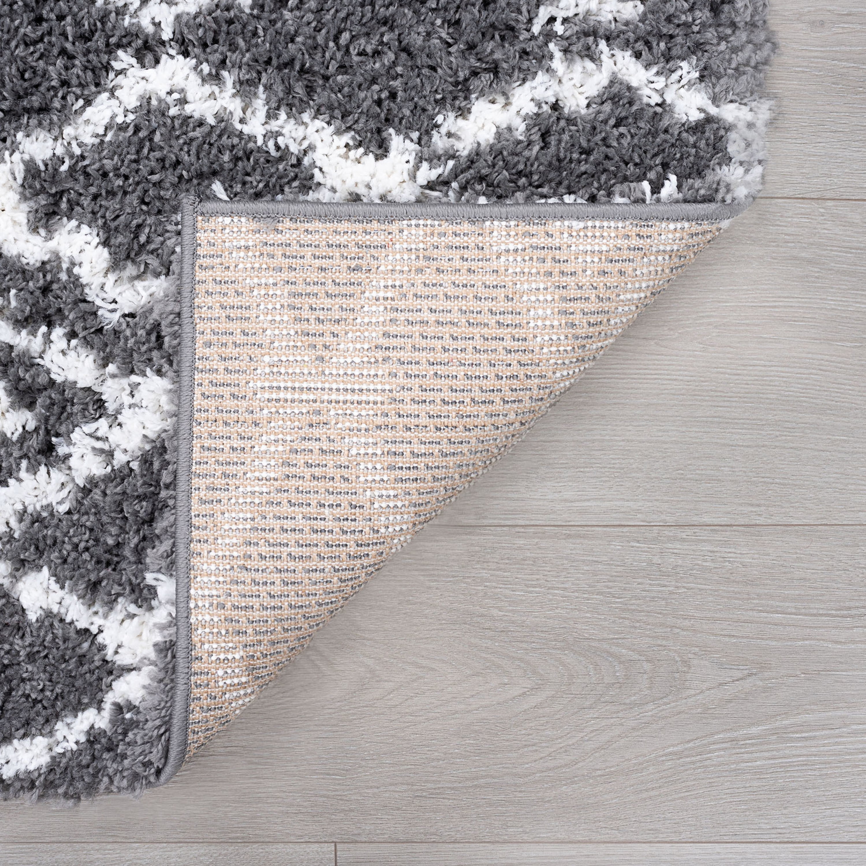 Jersey Shag Contemporary Geometric Gray and White Polypropylene Indoor Area Rug, 3'x5' Rectangle