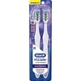 thumbnail image 1 of Oral-B Pulsar, cepillo de dientes 3D White Advanced Vivid Soft con batería, paquete doble, paquete de cepillo de dientes, artículos básicos de viaje (los colores pueden variar), 1 of 5