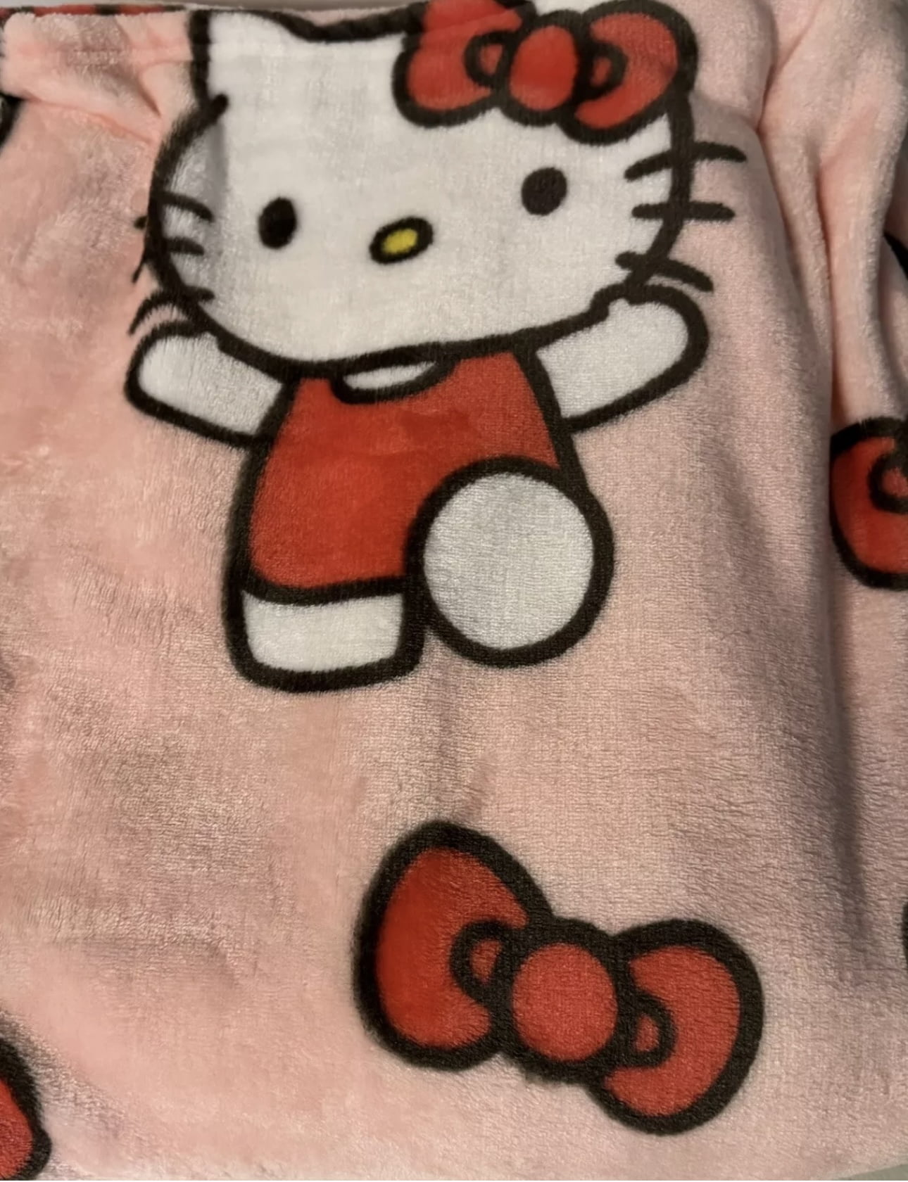 Hello Kitty "Hello Bows Rotary" Silk Touch Throw Blanket