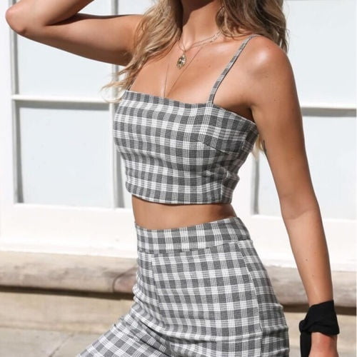 plaid crop top outfit