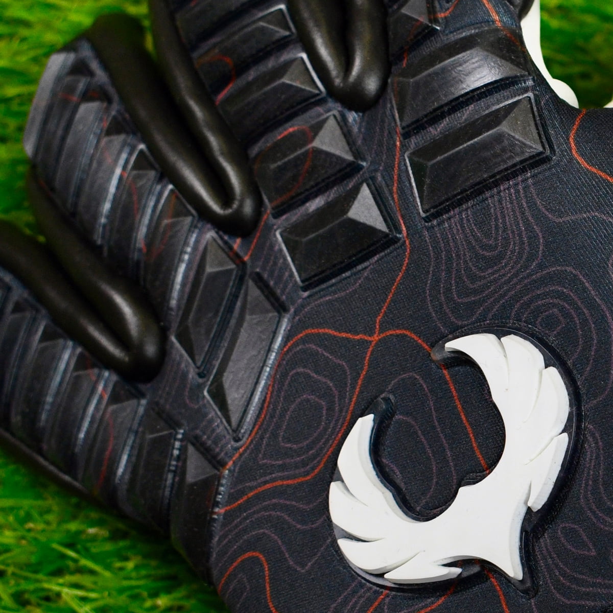 Based in The USA Renegade GK Eclipse Professional Soccer Goalie Gloves with Microbe-Guard Pro-Tek Fingersaves /& 4+3MM EXT Contact Grip Sizes 7-12, Level 5 Goalkeeper Gloves for Elite Play