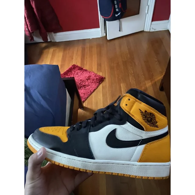 Size 11 - Jo r-dan 1 Retro High OG Yellow Toe 2022