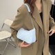 thumbnail image 5 of Bolso de cadena con cremallera para mujer para llevar con estilo debajo del brazo, talla única, bolso de hombro de felpa a cuadros azules, 5 of 8