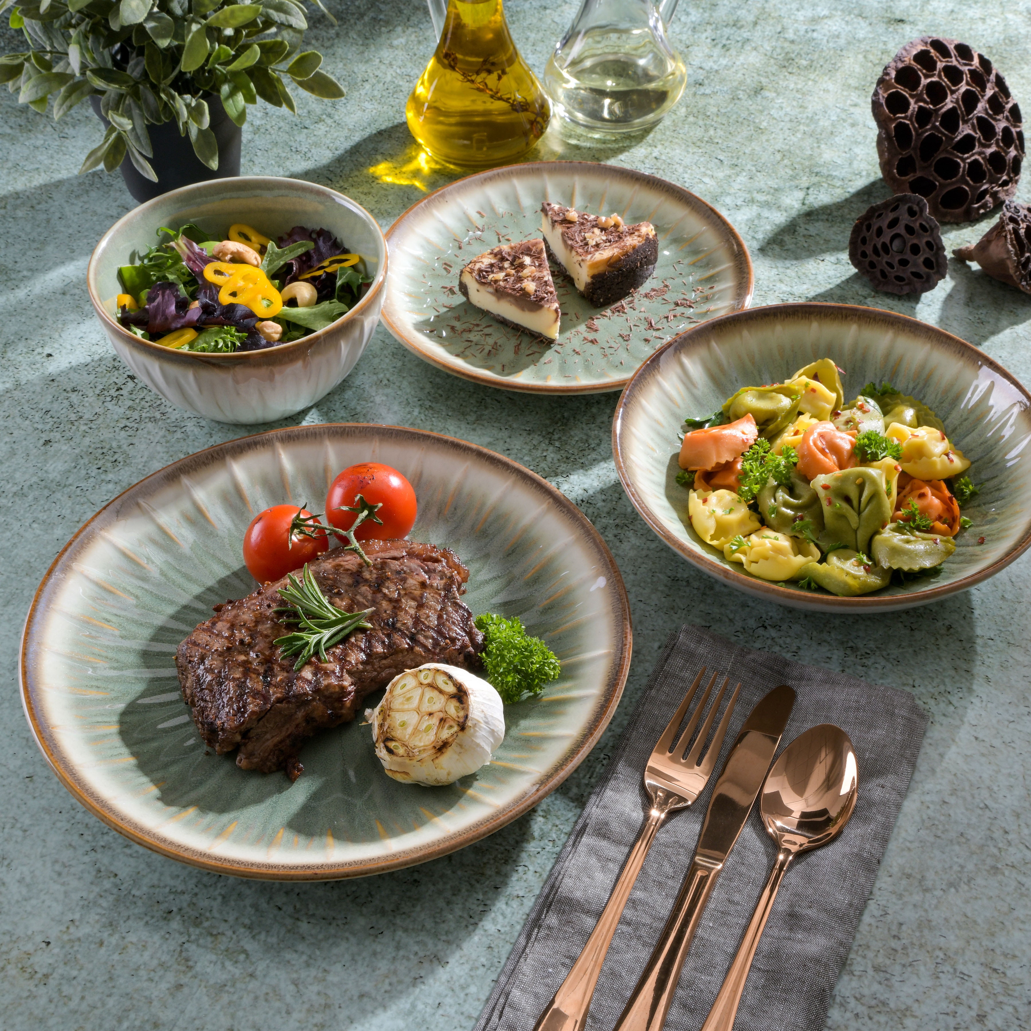 Gibson Elite Mayfair Bay 16 Piece Double Bowl Embossed Reactive Dinnerware – Green