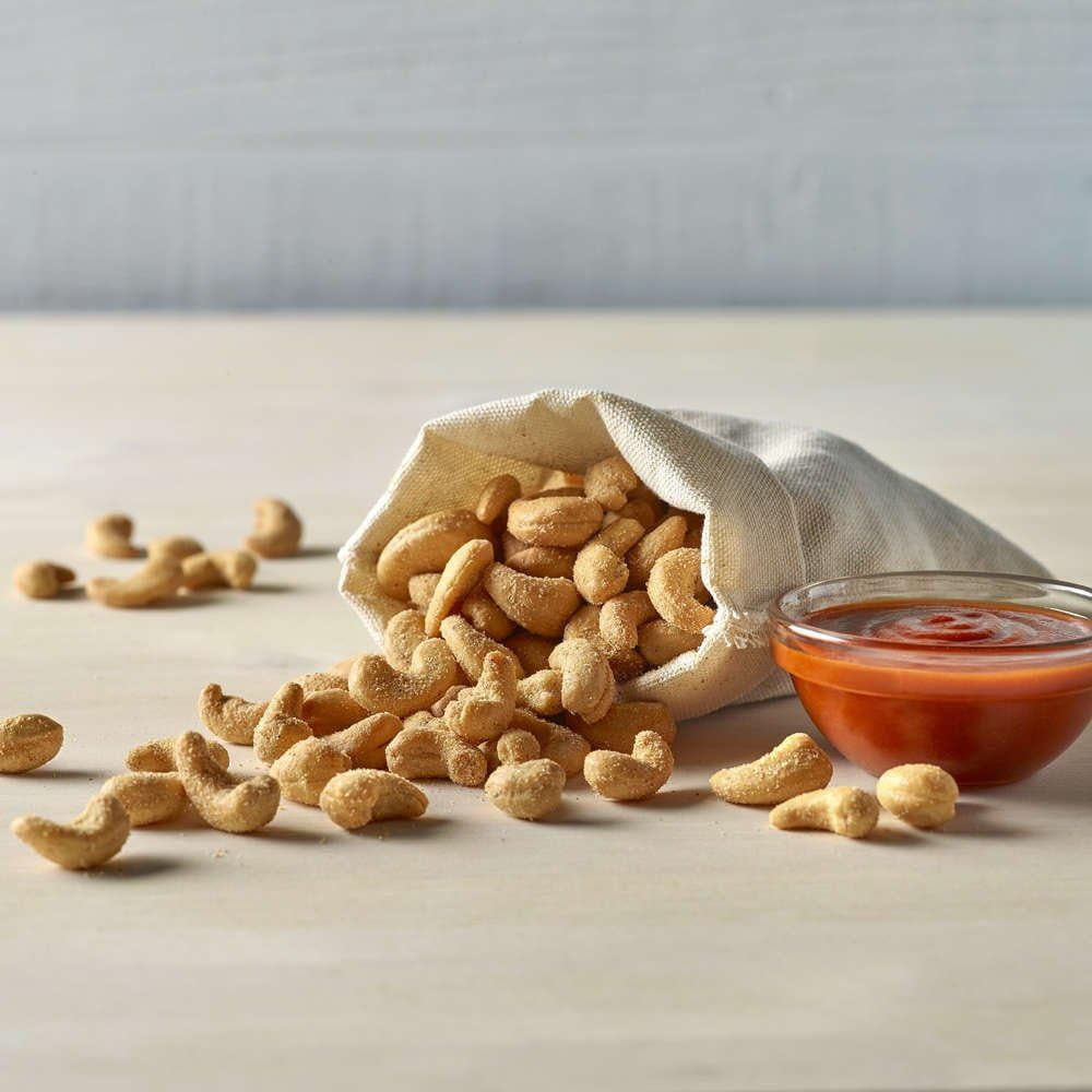 Emerald Nuts Sriracha Cashews, 5 oz Resealable Bag (Pack Of 6)