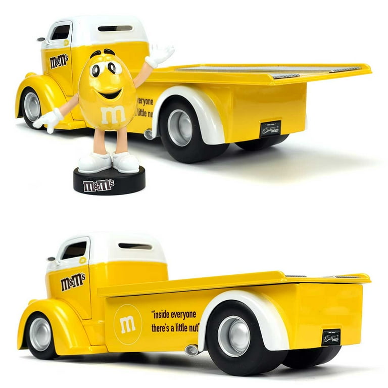 Jada Toys Hollywood Rides: M&Ms Yellow & 1947 Ford COE