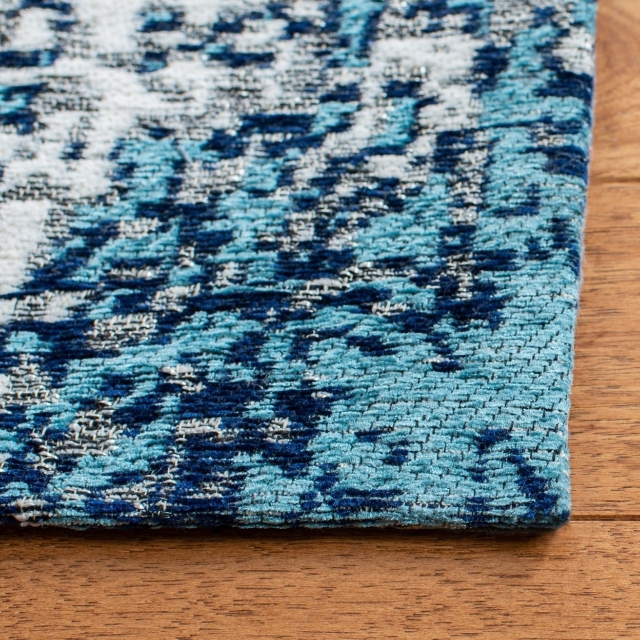 SAFAVIEH Classic Vintage Giuseppe Overdyed Runner Rug, Blue/Ivory, 2'3" x 8'