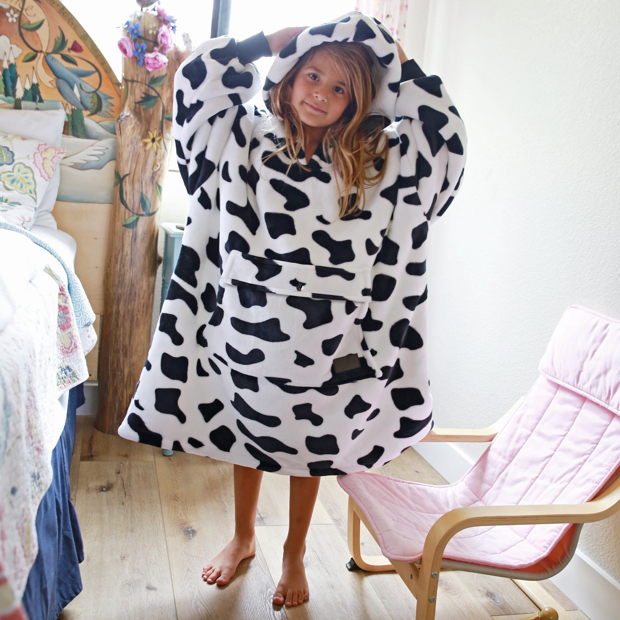 Catalonia Cow Print Kid's Oversized Wearable Blanket Hoodie Sweatshirt,  Comfortable Fleece  Pullover for 7-16 yr Teens Youth, Cow Gift for Cow Lovers