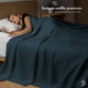 thumbnail image 5 of Dreamlab Manta Ligera con Textura Tipo Waffle – Colcha Suave, Ligera y Transpirable – Estilo Elegante Punto Gofre para Cama o Sofá – Ideal para Todas las Estaciones – Tamaño Queen – Color Azul Noche, 5 of 10