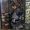 thumbnail image 1 of Asomando en estantería Sujetalibros personalizados, estantería divertida de terror Decoraciones de tablil para coleccionar álbumes Revistas Negro gris Colco  Escultura de estantería, 1 of 8