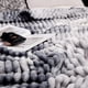 thumbnail image 5 of Manta polar suave a rayas de 198 x 180 cm | Manta de poliéster súper suave, cálida y ligera | Manta acogedora para sofá cama, sala de estar y dormitorio | Resistente y lavable a máquina, 5 of 6