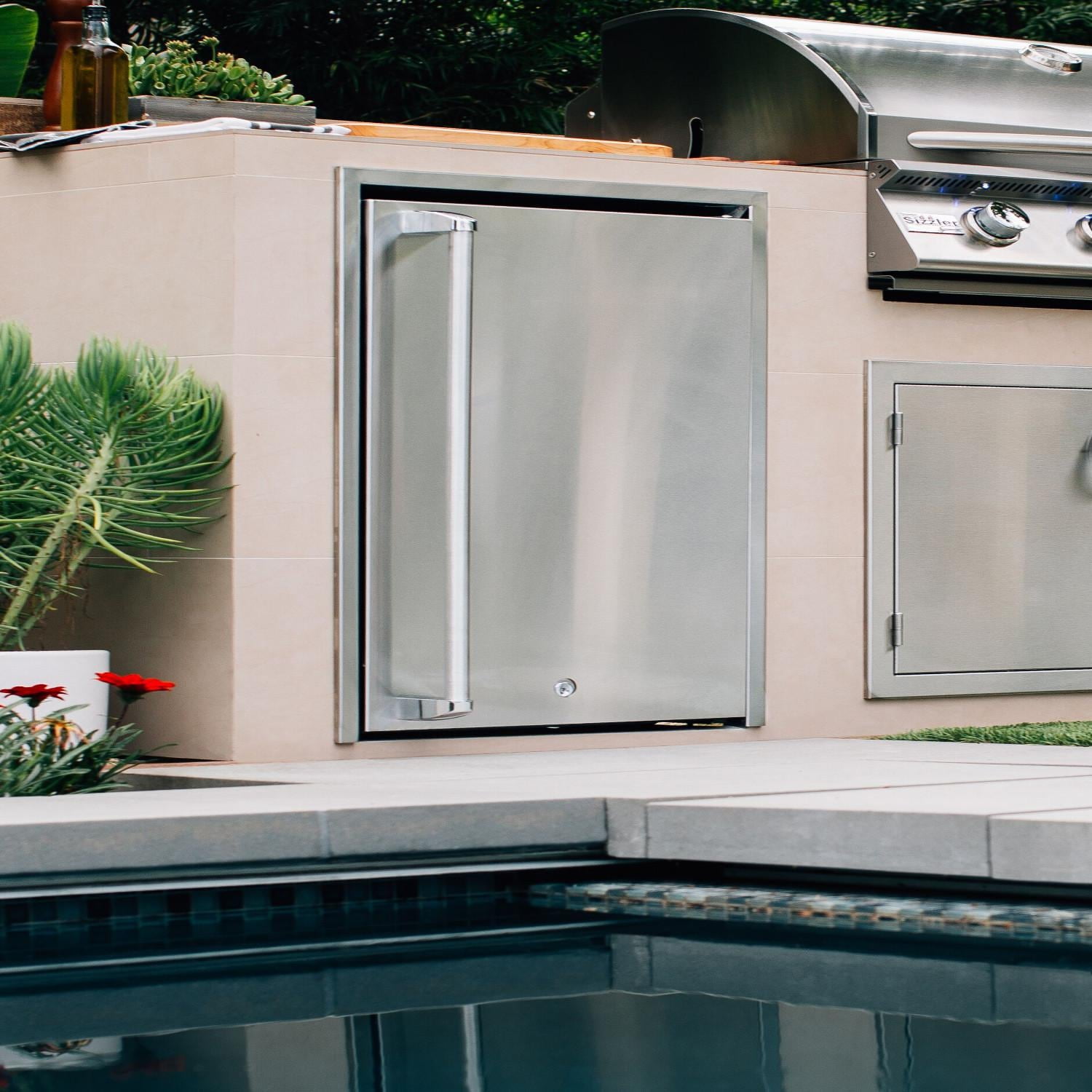 4.5c Deluxe Compact Fridge