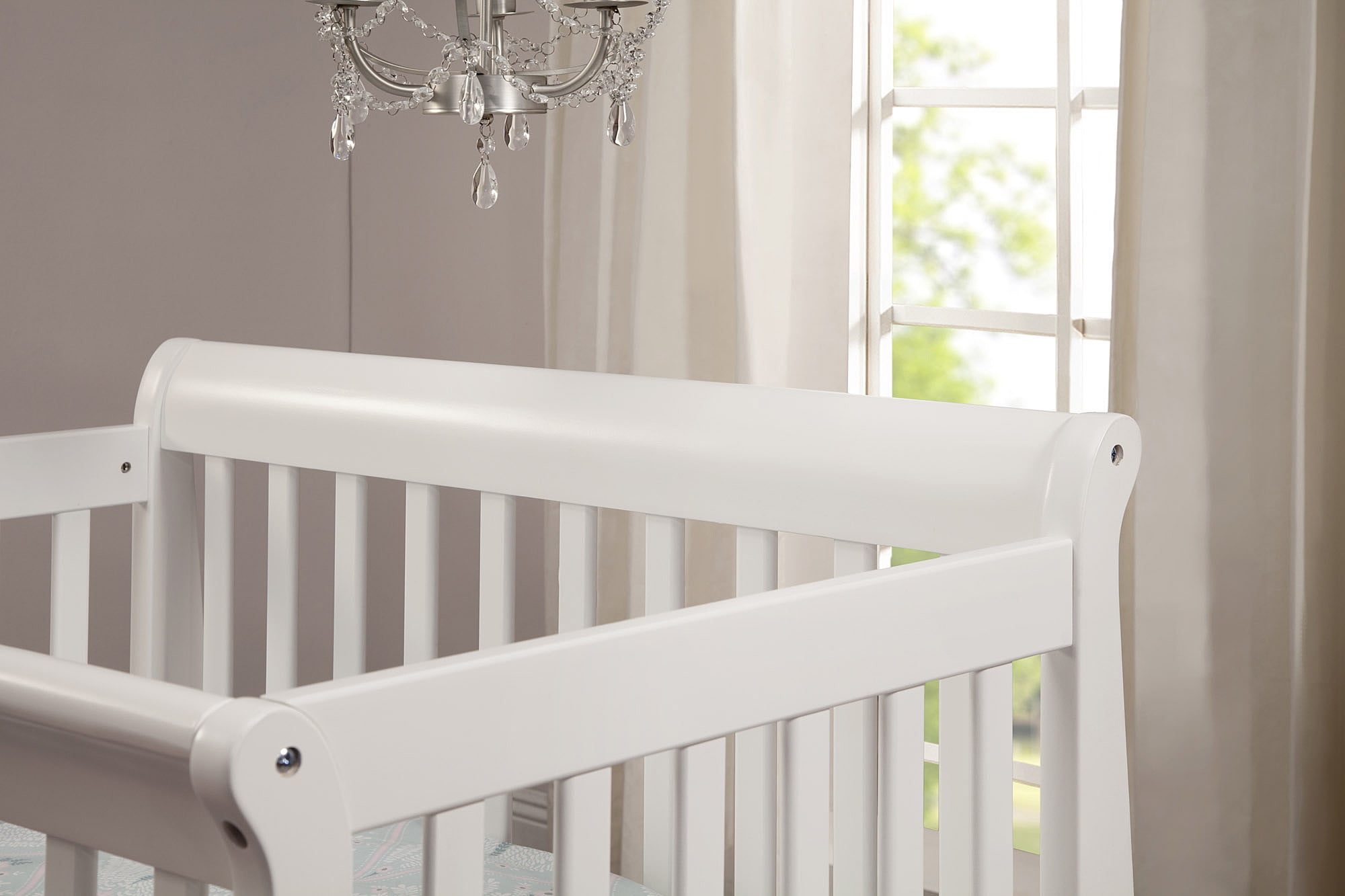 DaVinci Kalani 4-in-1 Convertible Mini Crib, White