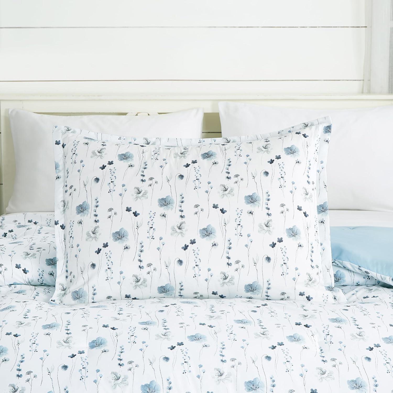Chezmoi Collection Fran 3-Piece Boho Floral Comforter Set, Queen, Blue White Poppy Flower Printed Microfiber Lightweight Bedding Set