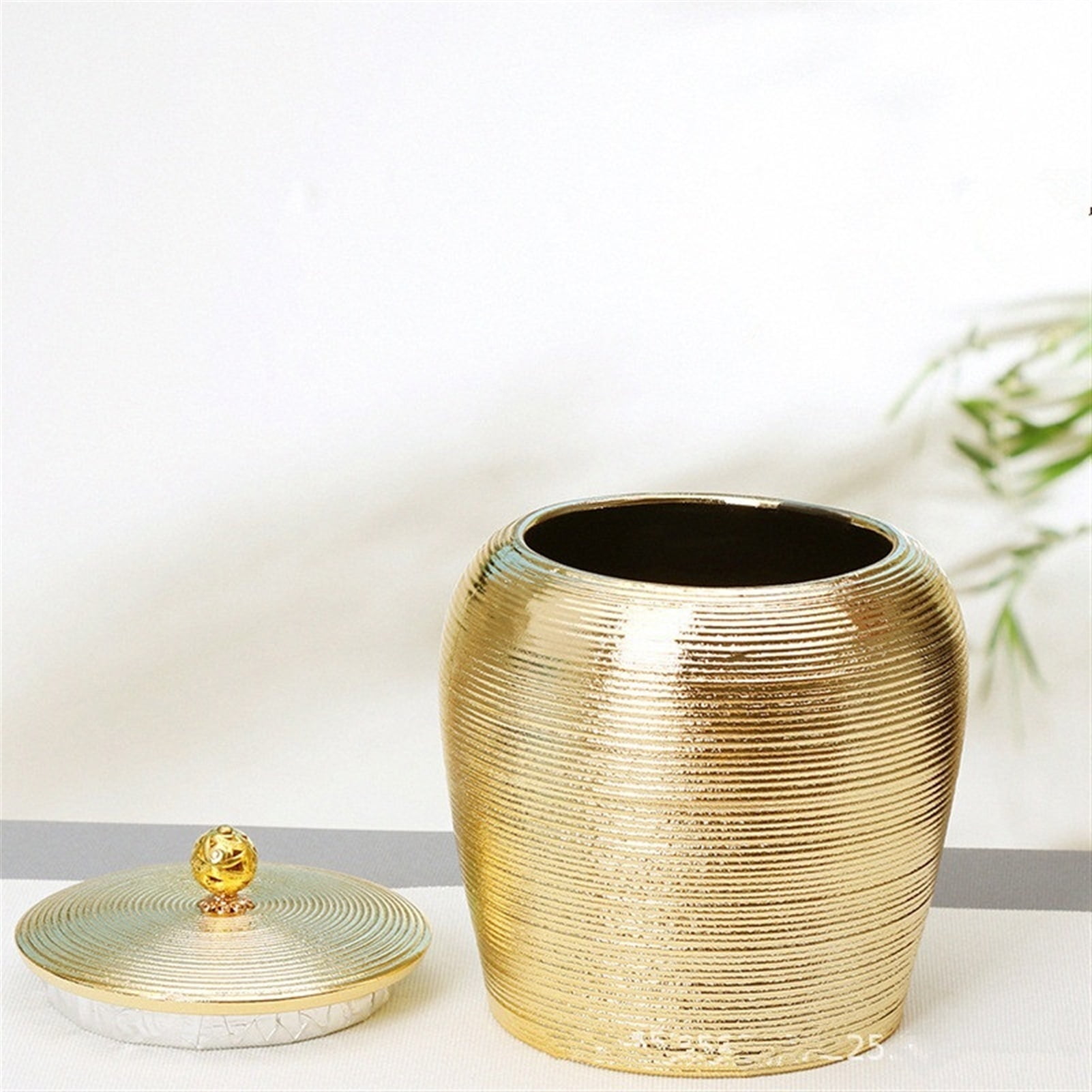 European-style Golden Ceramics Ashes Urn Holder Pet Memorial Funeral Ashes Jar Urn Cremation Keepsake Pal Casket