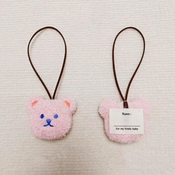 Colgante de oso de peluche de 2 piezas para niños, etiqueta de nombre personalizada, decoración de mochila, divertido colgante de dibujos animados, etiqueta de nombre para mochila escolar