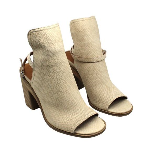 Lucky Brand Women's Velitina Dress Booties Chic and Sophisticated Footwear for Effortless Elegance